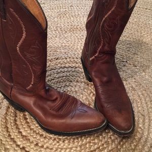 Justin Boots, Size 8.5 B